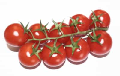 Photo d'une grappe de tomates cerises